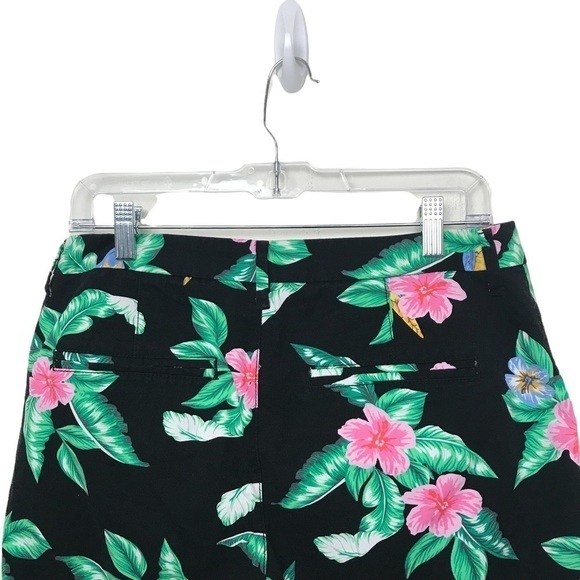 Old Navy Black Floral Everyday Shorts Size 6 - Picture 5 of 10